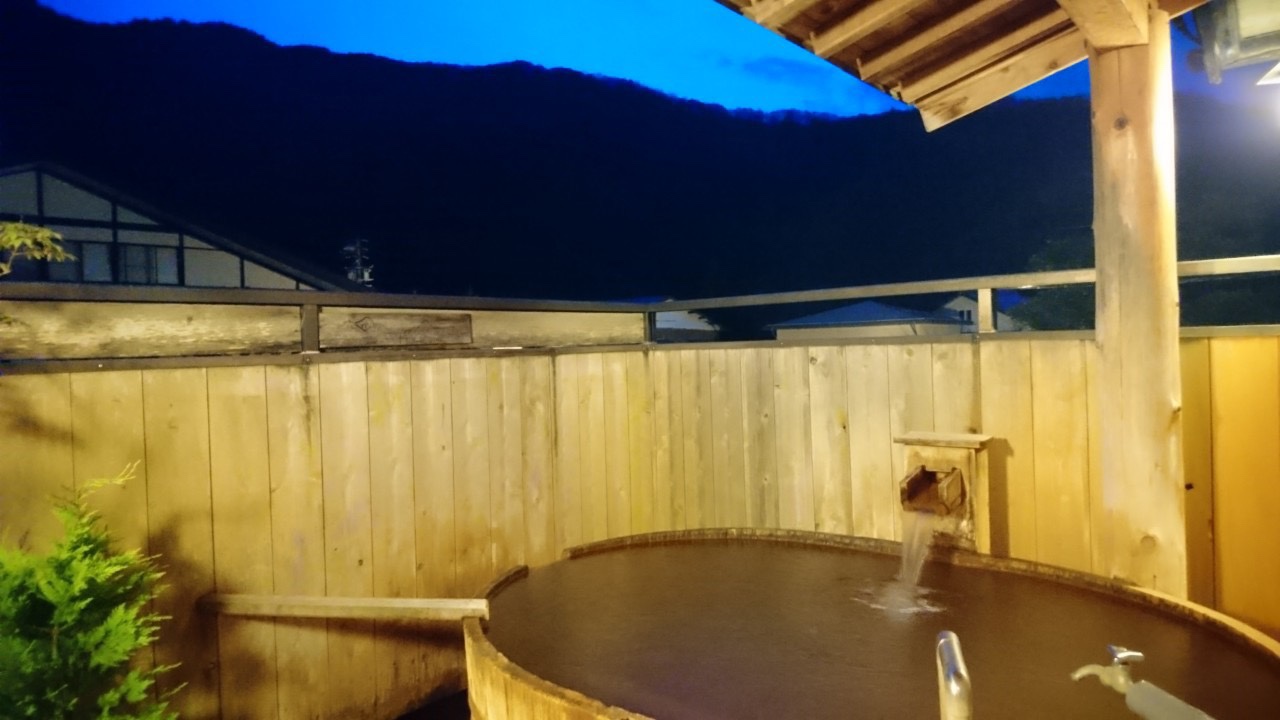 Private outdoor bath, Hirayu Onsen